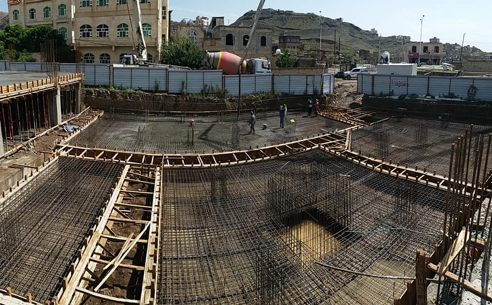 أعمال صبة سقف البدروم في مشروع مجمع البستان السكني