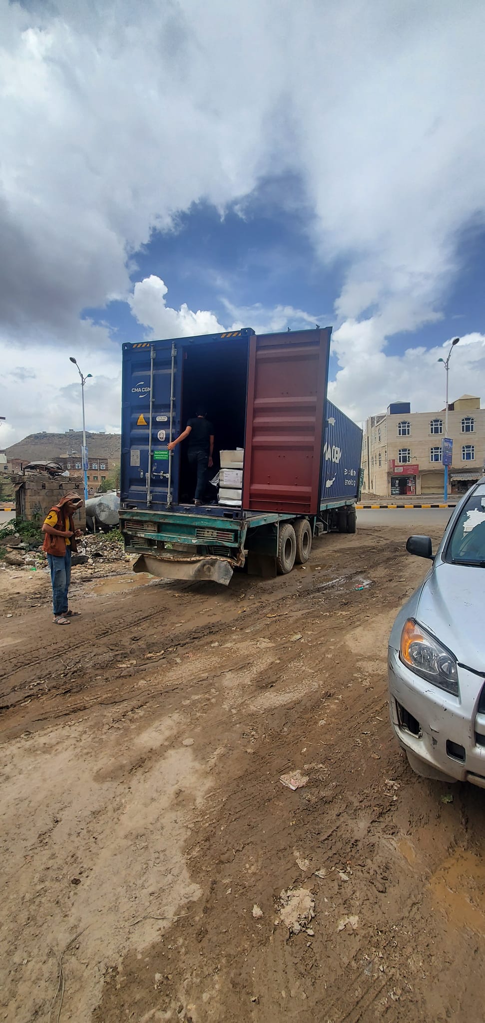 وصول مصاعد المبنى (ب) و (ج)