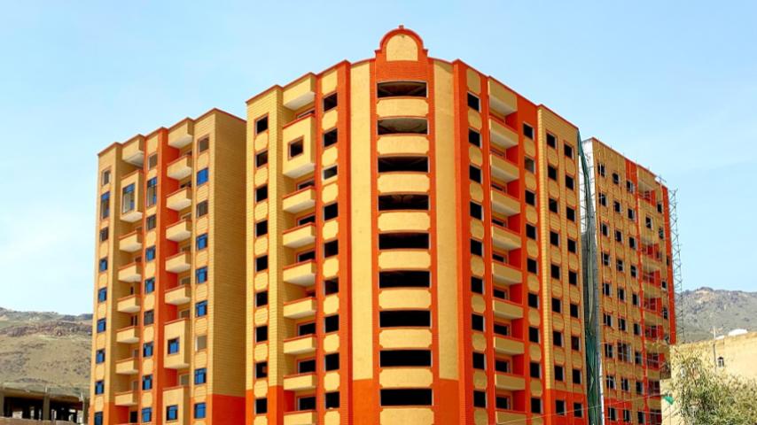 أعمال الدهان في مواقف السيارات والشقق الفاخرة.