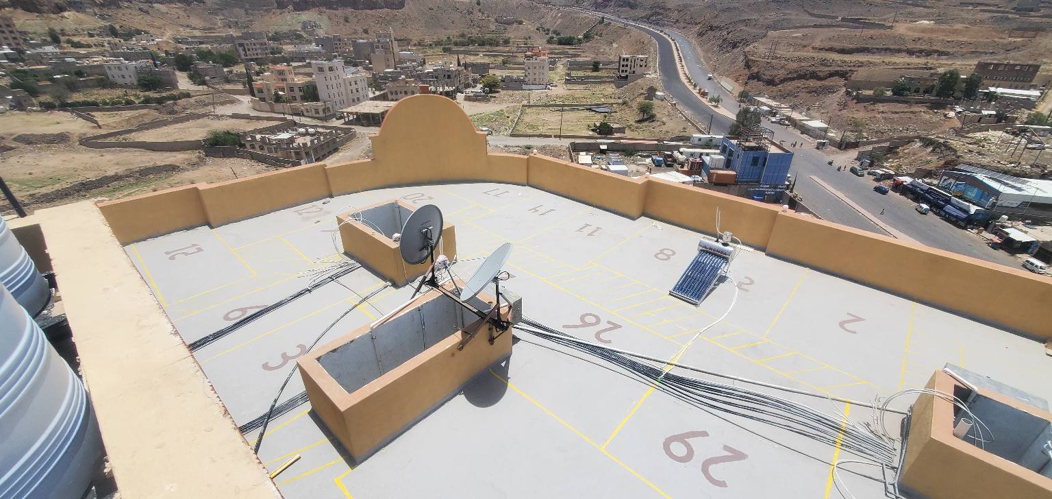 في مجمع البستان - مساحتك محجوزة! حتى السطح محسوب صح 👌🔋